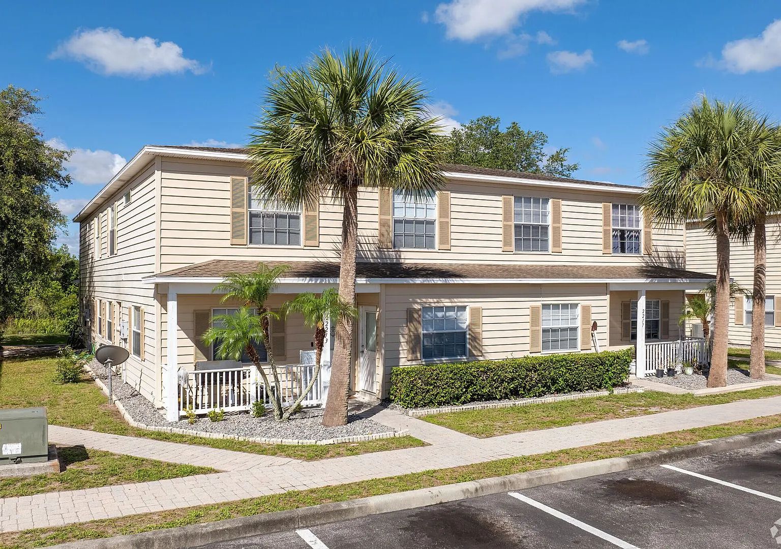 Spacious 4-Bed, 2.5-Bath Townhome Minutes from the Indian River! — Photo 1