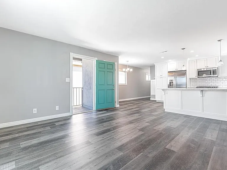 1808 W Balboa Blvd #B — Photo 3