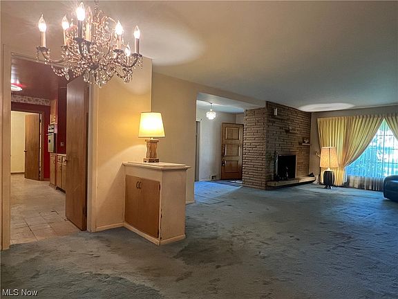 3rd image of 2160 Newbury Dr
