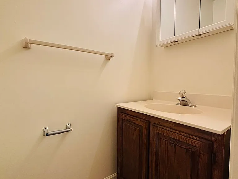 1710 Emerald St — Photo 7