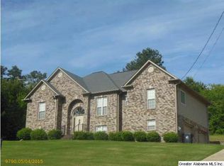 210 Angel Cir, Trussville, AL 35173