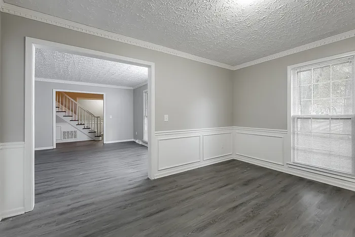 200 E Shefford St — Photo 6