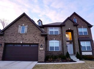 315 Amelia Cir, South Lyon, MI