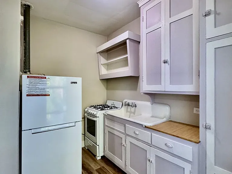 638 N Main St — Photo 18
