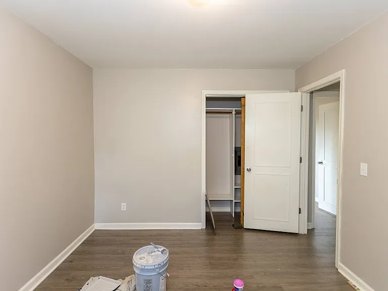 2411 Hunt Club Rd — Photo 24