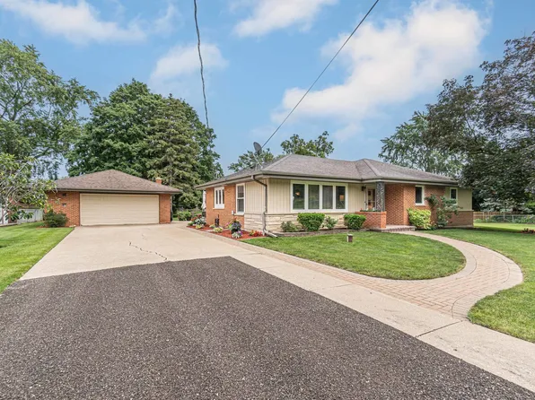 1620 Vermont St, Rolling Meadows, IL 60008