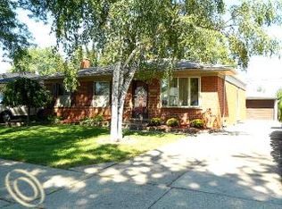 8493 Helen St, Center Line, MI 48015