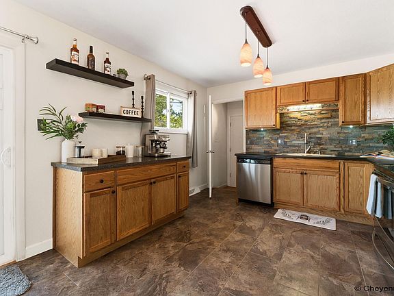 5th image of 342 Bocage Dr