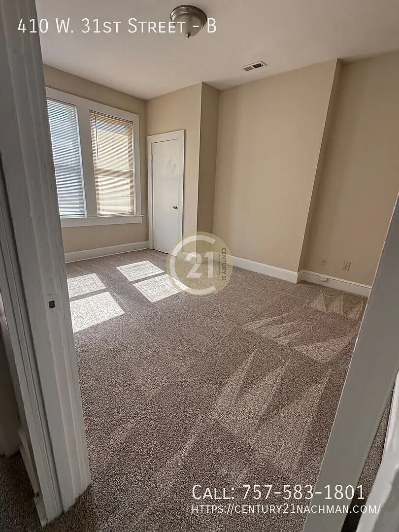 Upstairs Spacious Apartment — Photo 4
