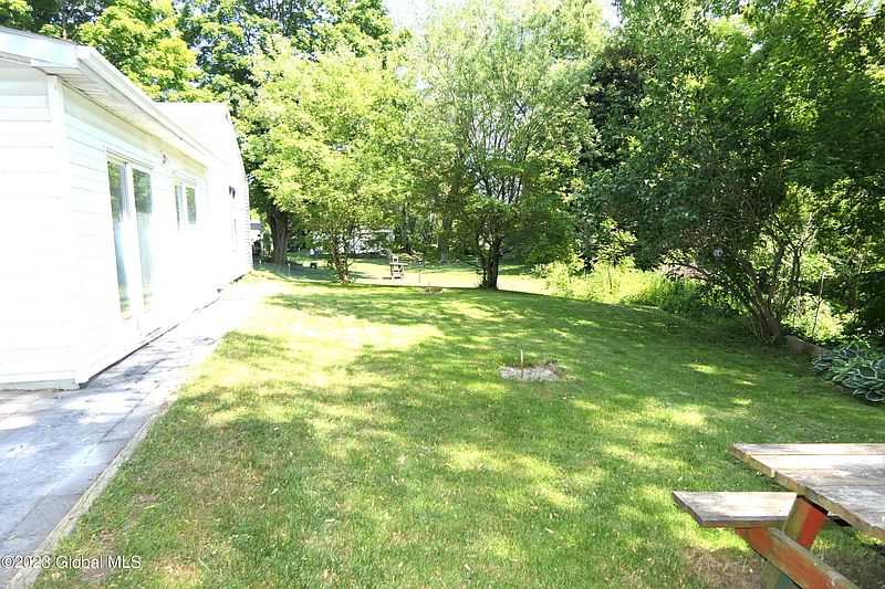 3rd image of 281 Main Street