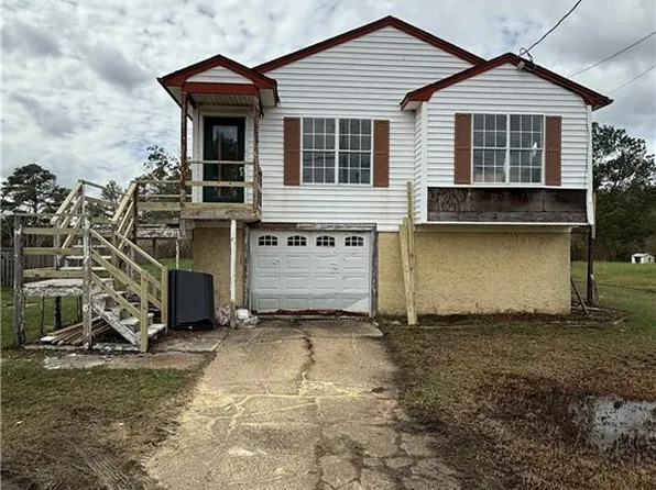 208 Ridge Rd, Poquoson, VA 23662