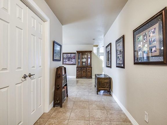 Guest view of entry upon arriving.