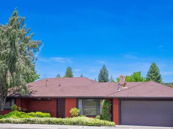 239 Alexandria Dr, Healdsburg, CA 95448