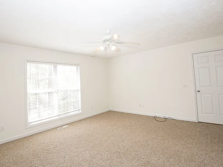 8 Moore Dr — Photo 38