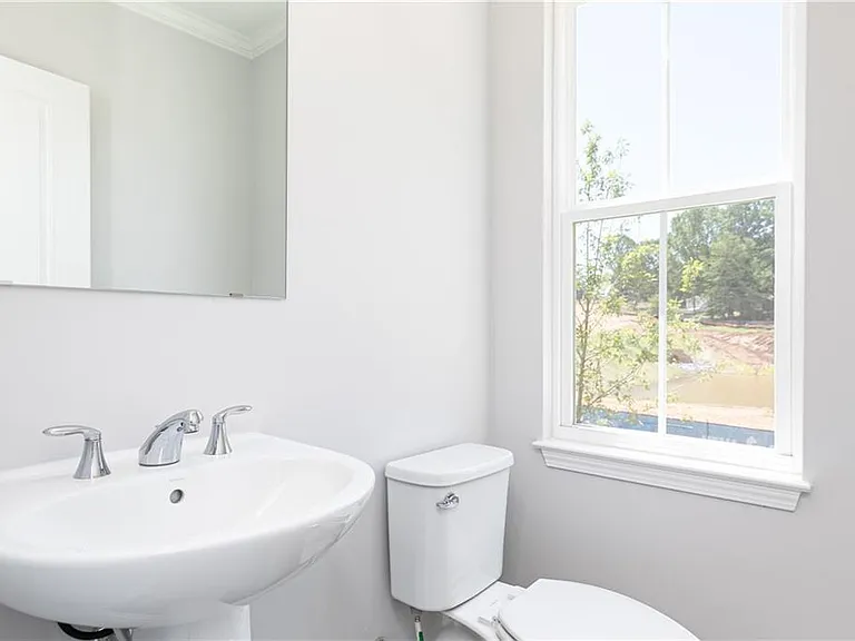 1009 Taylor Ct — Photo 17