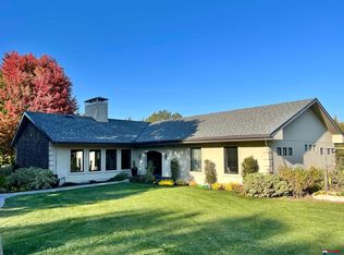 5630 Hickory Crest Rd, Lincoln, NE 68516