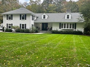 1128 Burr St, Fairfield, CT 06824