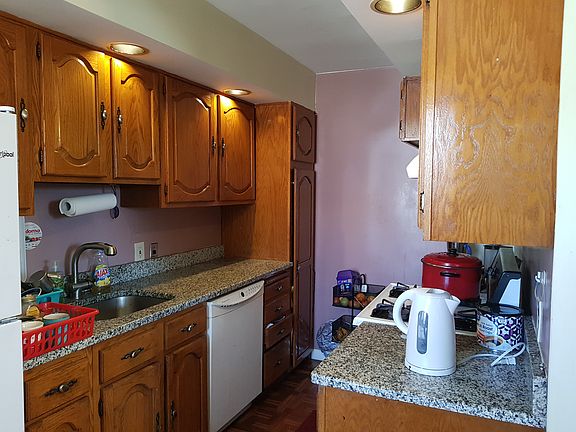 4th image of 1221 Saint Vincent St