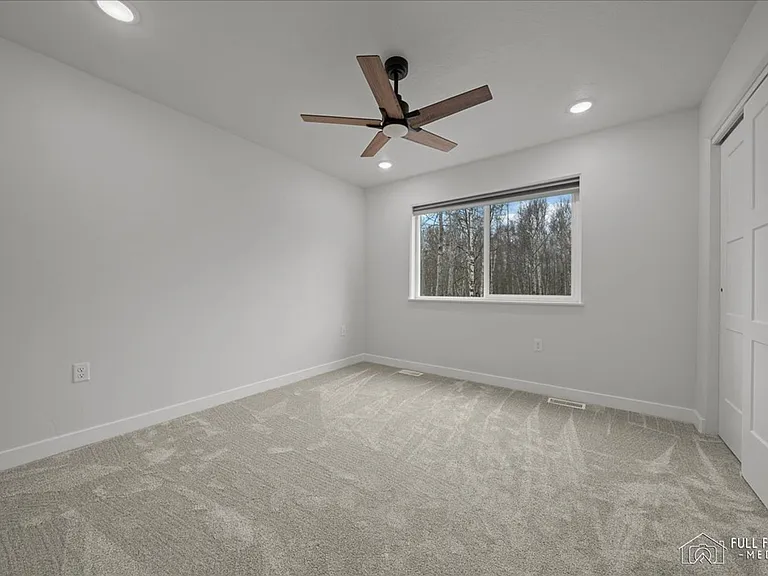 7442 N Paw St — Photo 18