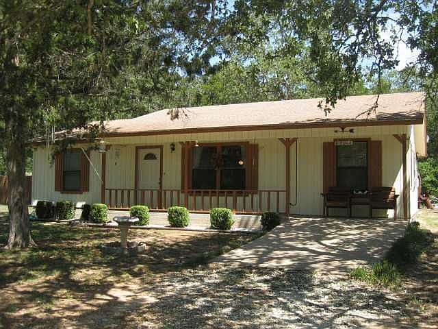 1st image of 140 Moccasin Bend Dr