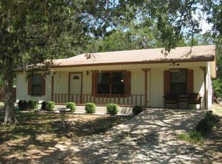 140 Moccasin Bend Dr, Smithville, TX 78957