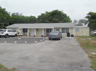 1562 Florida Mango Rd, Lake Clarke Shores, FL 33406