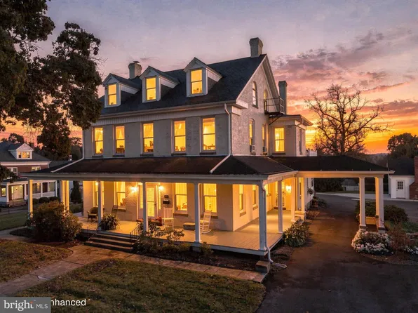120 E 3rd St, Waynesboro, PA 17268