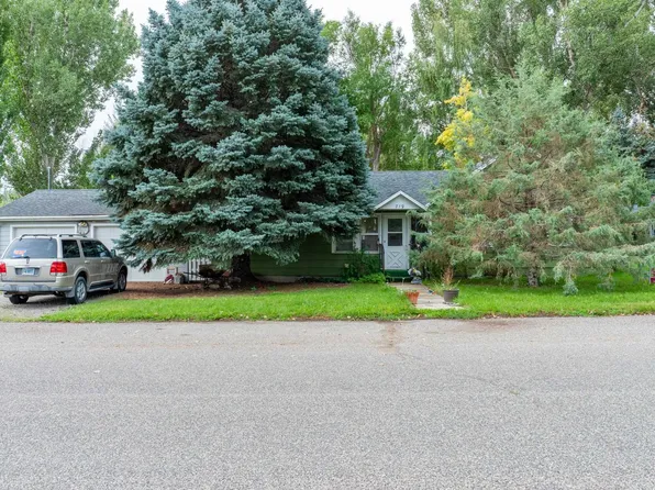 719 Montana Ave, Basin, WY 82410