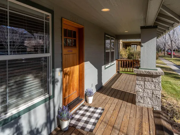 21328 Oakview Dr, Bend, OR 97701