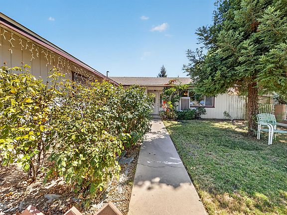 3rd image of 925 W Maple Avenue