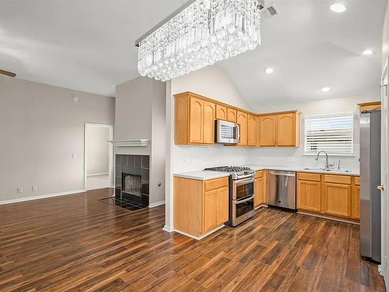 14901 Nuttall Dr — Photo 6