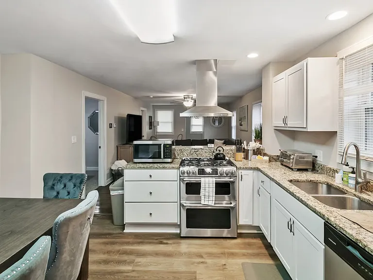 305 W Park Ave #1 — Photo 5