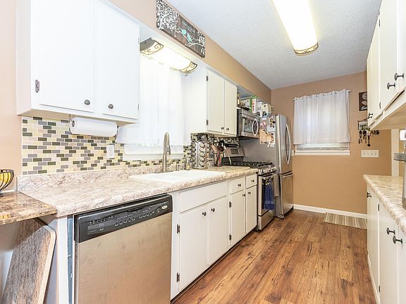 3rd image of 5806 Monticello Ave
