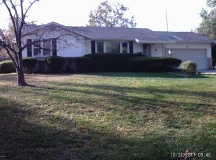 11 Deer Path Dr, Salem, IL 62881