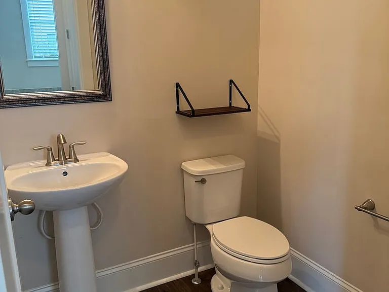 155 Inwood Walk — Photo 15