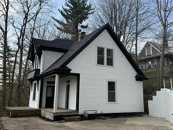 3rd image of 229 N Spring St