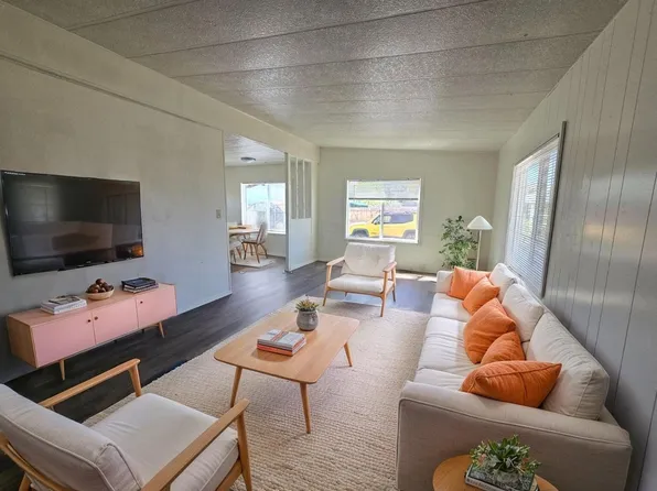 2097 Castle Ave, Roseburg, OR 97471