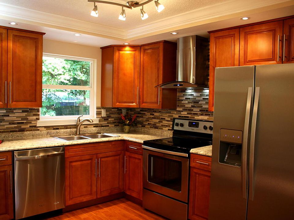 1st image of 2525 Columbine Dr N