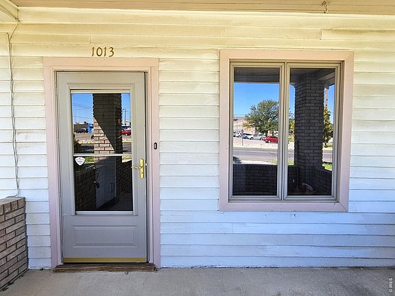 3rd image of 1013 Sidney Ave