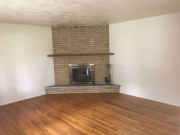 5th image of 17420 Fleetwood Ln
