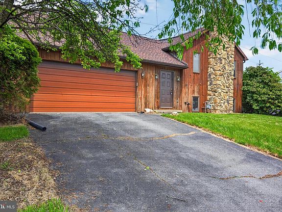 3rd image of 342 Larkin Dr