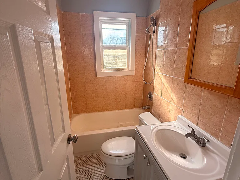 226 Jefferson St #2 — Photo 5