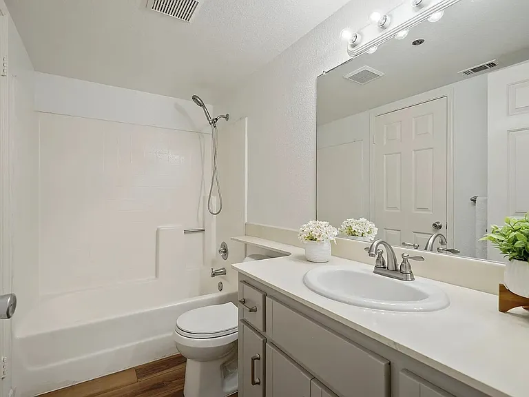 221 Donax Ave #11 — Photo 18