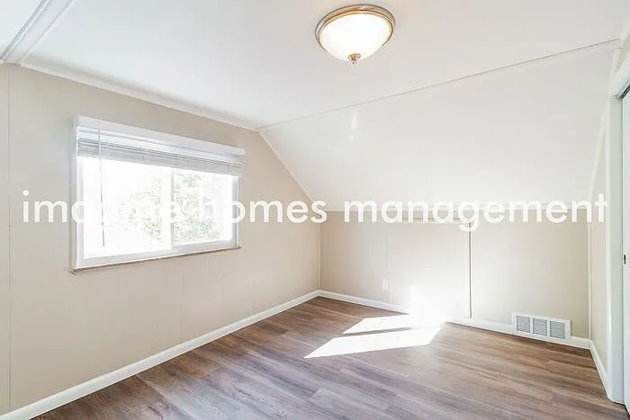 2266 Leelanau Ave — Photo 10