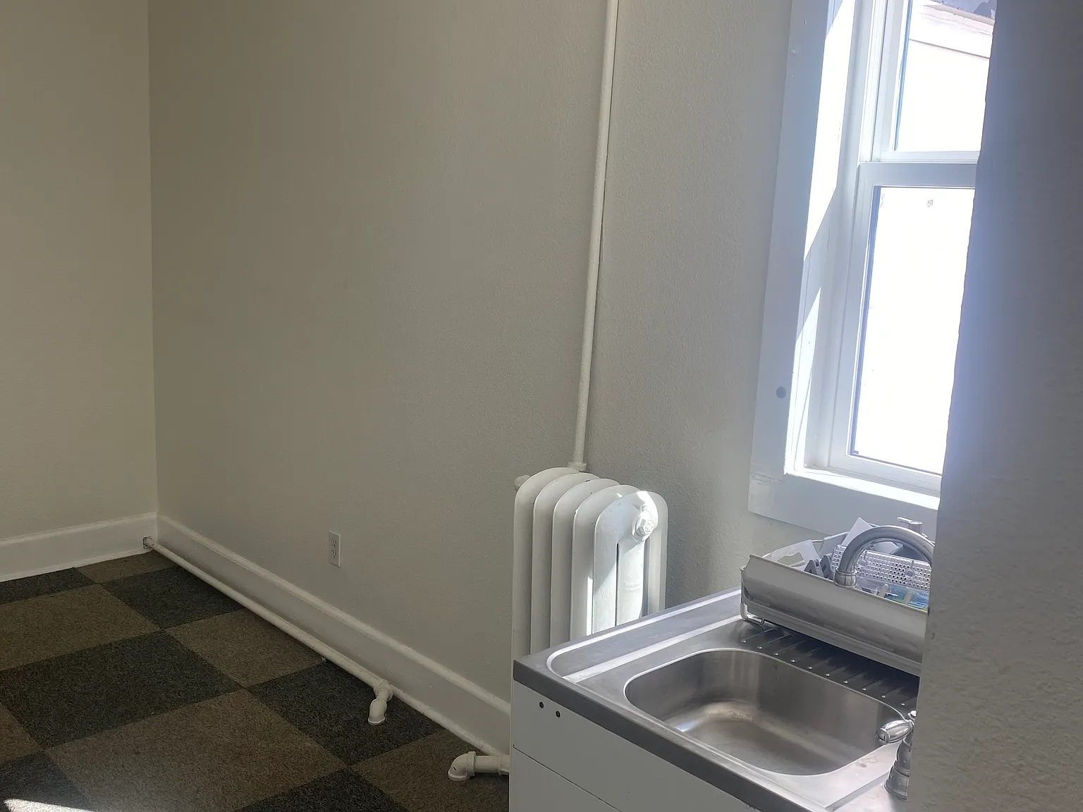 Studio, 300 sqft, $795 — Photo 3