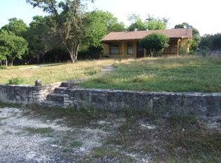 231 Third St, Ingram, TX 78025