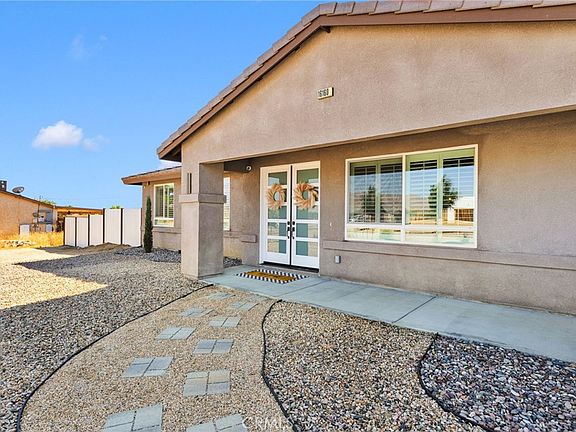 5th image of 16160 Tenaya Rd