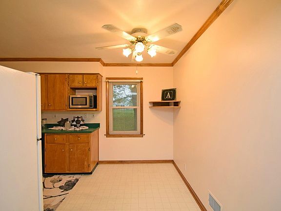 5th image of 821 Shady Ln
