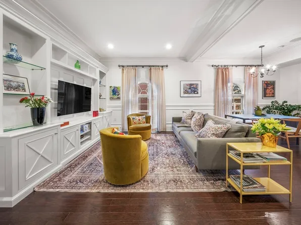 616 E 4th St Unit 301, South Boston, MA 02127