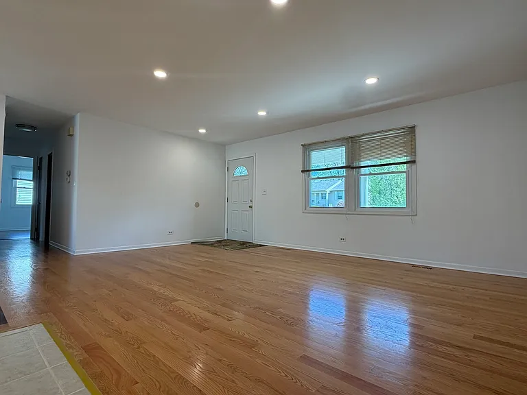 1161 Parker Ln — Photo 17